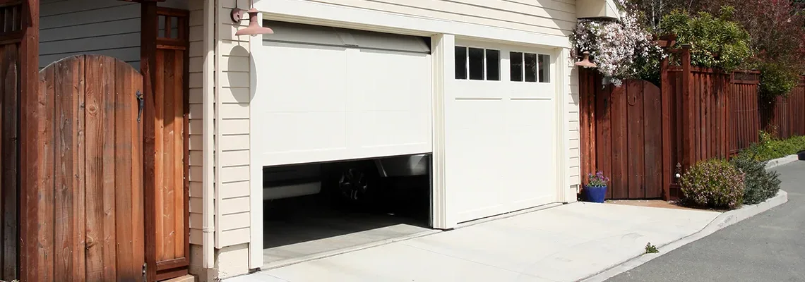 Repair Garage Door Won't Close Light Blinks in Orlando, Florida